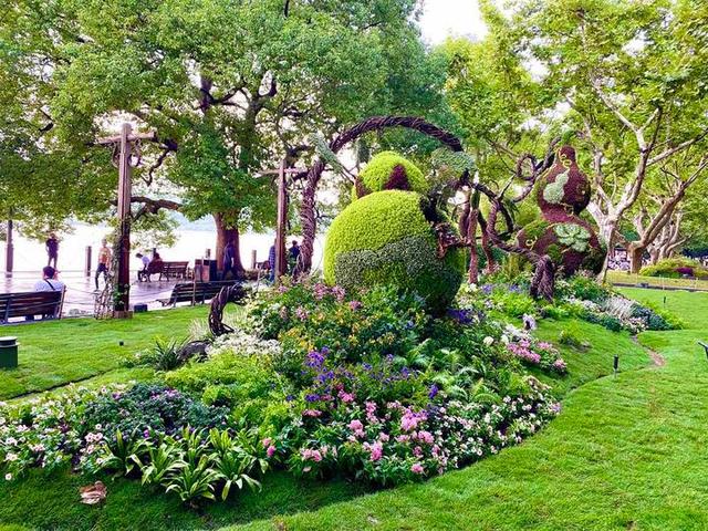 國慶立體花壇杭州西湖區(qū)湖濱公園“吉祥福祿”-杭州西湖風景名勝區(qū)管委會.jpg